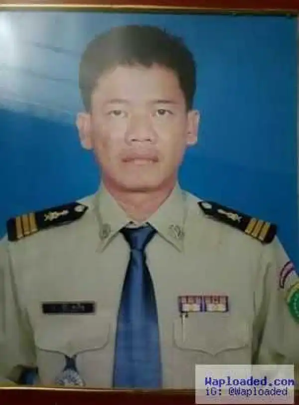 Photos: Policeman commits suicide in his living room